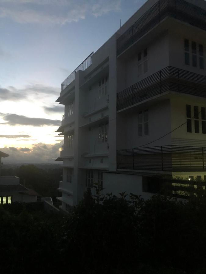 Raveendra Inn Калпетта Экстерьер фото